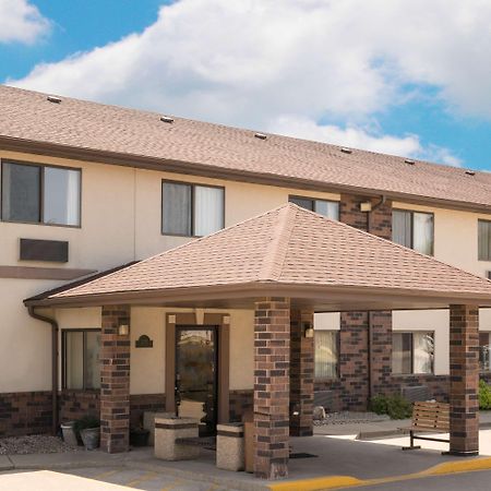 Days Inn By Wyndham Mankato Bagian luar foto