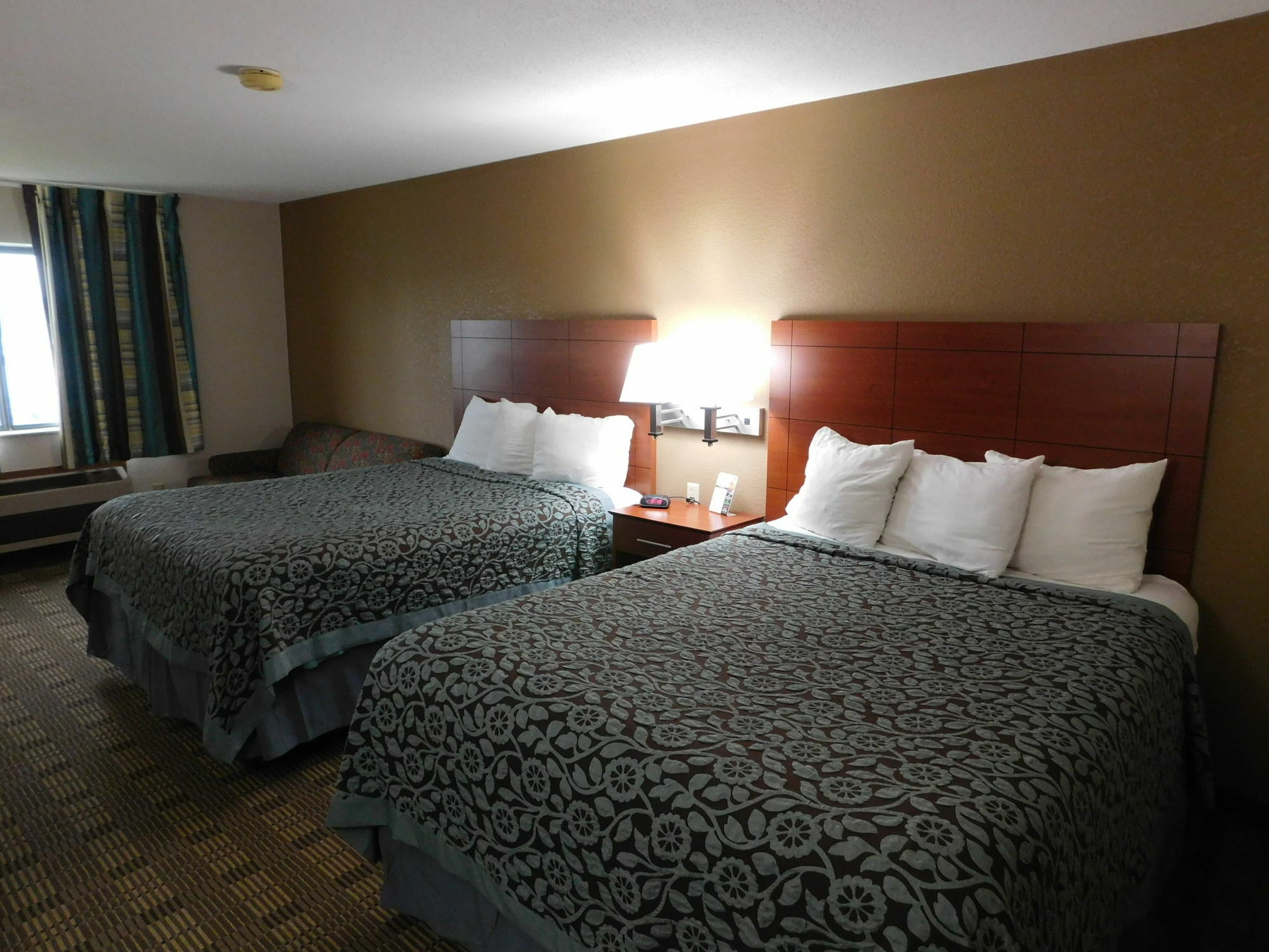Days Inn By Wyndham Mankato Bagian luar foto